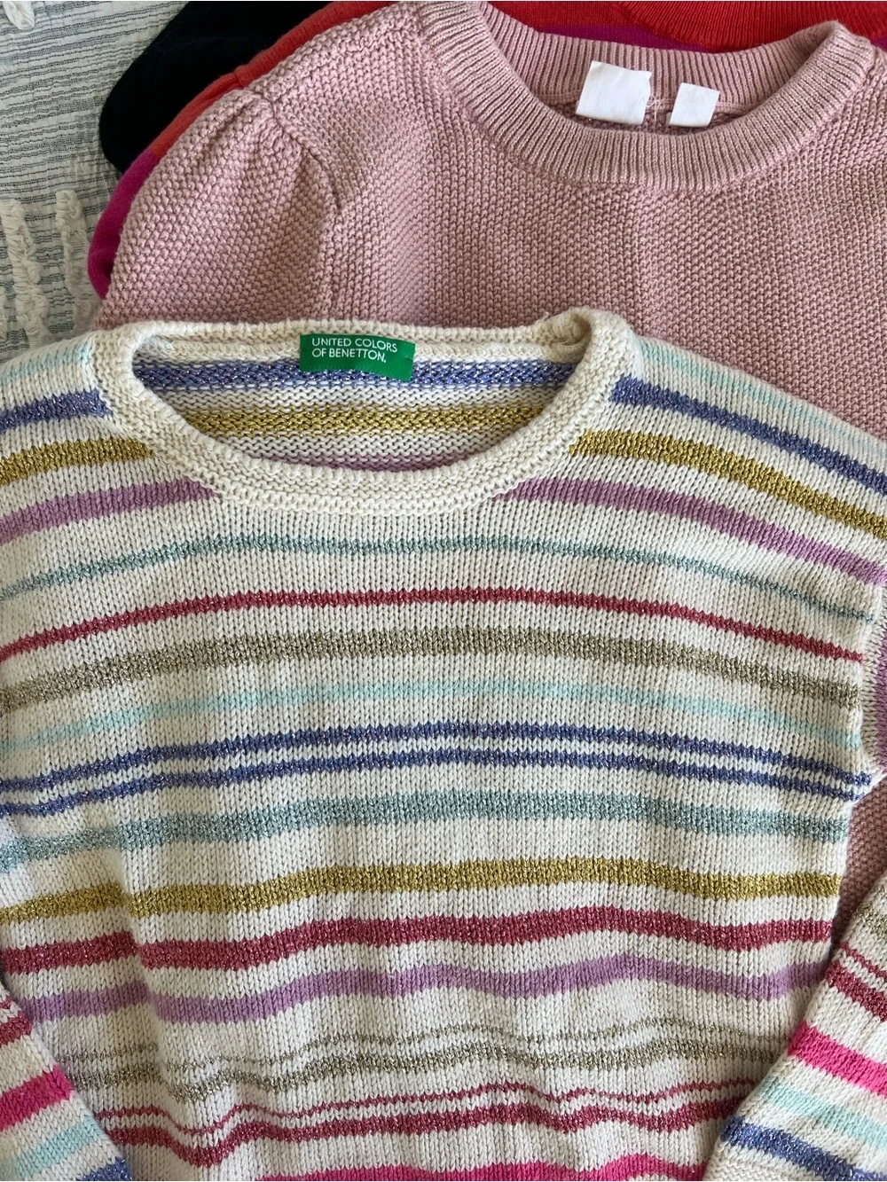 4 Crewneck Sweaters gap all size 8 girls